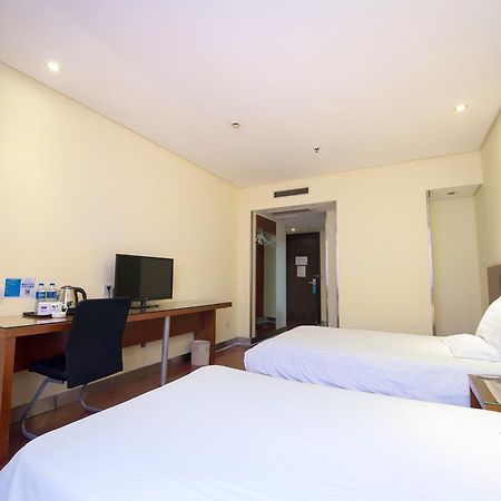 Hanting Express Shanghai Lujiazui Minsheng Road מראה חיצוני תמונה