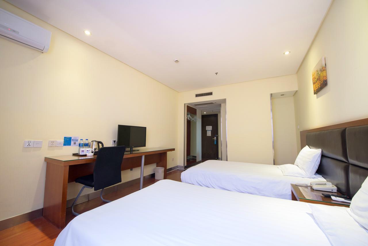 Hanting Express Shanghai Lujiazui Minsheng Road מראה חיצוני תמונה