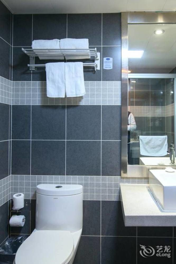 Hanting Express Shanghai Lujiazui Minsheng Road מראה חיצוני תמונה