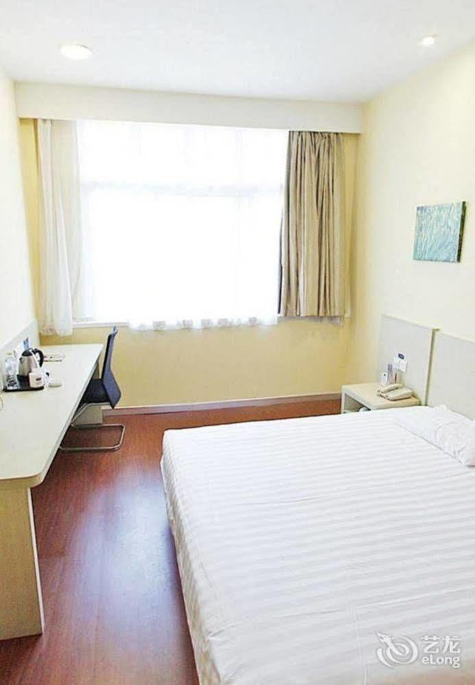Hanting Express Shanghai Lujiazui Minsheng Road מראה חיצוני תמונה
