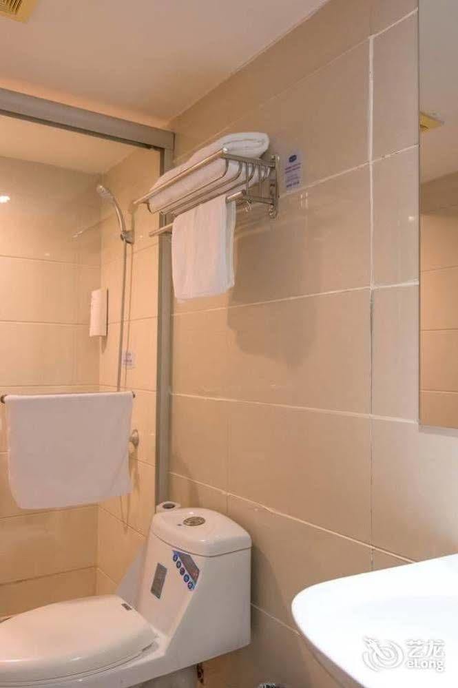 Hanting Express Shanghai Lujiazui Minsheng Road מראה חיצוני תמונה